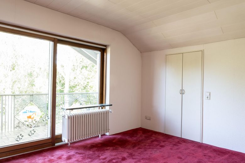 Exklusives Einfamilienhaus in traumhafter Flusslage - Wohnen, wo andere ihre Freizeit verbringen – Kinderzimmer m beg. Kleidersch