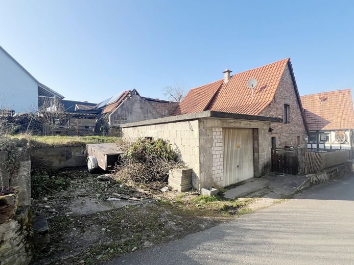 Stellplatz & Einzelgarage