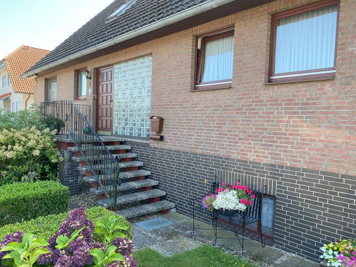 Straßenseite (Norden)
