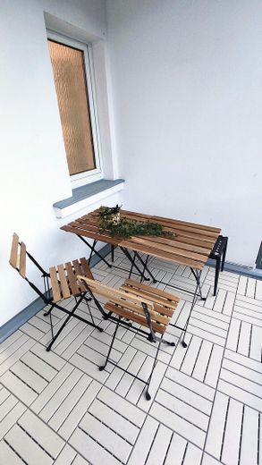 Balkon mit Sitzgelegenheit