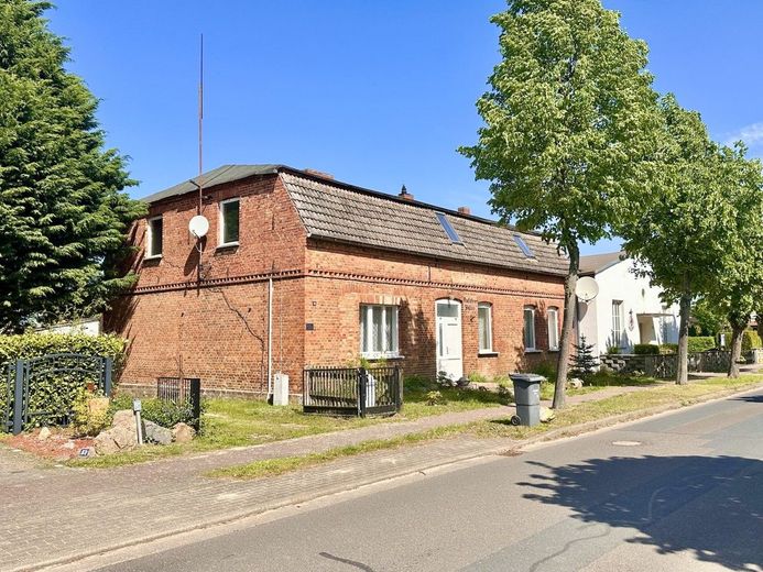 HORN IMMOBILIEN++ ein Haus mit viel Platz und sehr großem Grundstück in Boock – Hausansicht