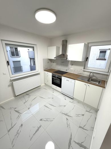 Frisch renovierte 3-Zimmer-Wohnung mit Südbalkon, Garage & Top-Potenzial – Küche