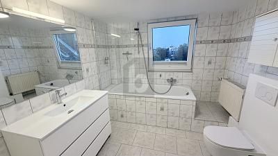 EXKLUSIVE MAISONETTE MIT PRIVATER DACHTERASSE – 1792170789_d8e84d.jpg