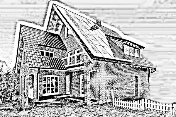 Detmold district: Multigenerational house for sale!