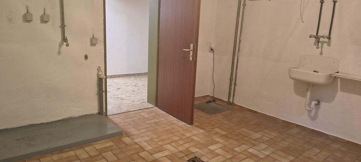 Bliźniak w Olching, ok. 283 m² pow. działki, ok. 155 m² pow. mieszkalnej, w najlepszej lokalizacji, bez prowizji, od osoby prywatnej – Waschküche