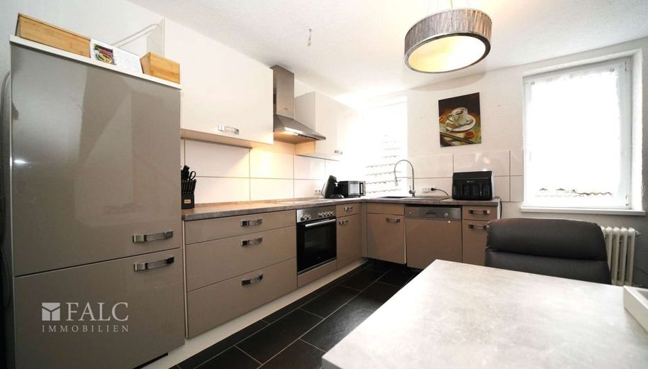 Ein Haus - 3 Etagen - Vielseitig Nutzbar... und das zu einem unschlagbaren Preis! - FALC Immobilien – Küche OG