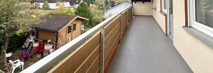 Neu renovierte 4-Zimmer-Dachwohnung mit Balkon und Blick ins Grüne – ruhiges Wohnen nahe Bretten
