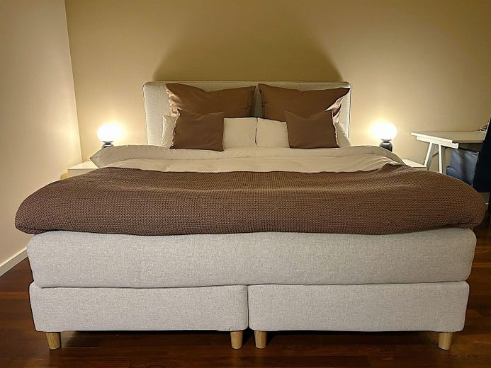 Penthouse exclusif dans le quartier belge – Un logement meublé avec style, calme et lumière – Großes Schlafzimmer