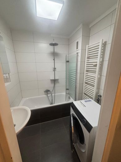 Bonito apartamento de 3 habitaciones con balcón! – Foto 13