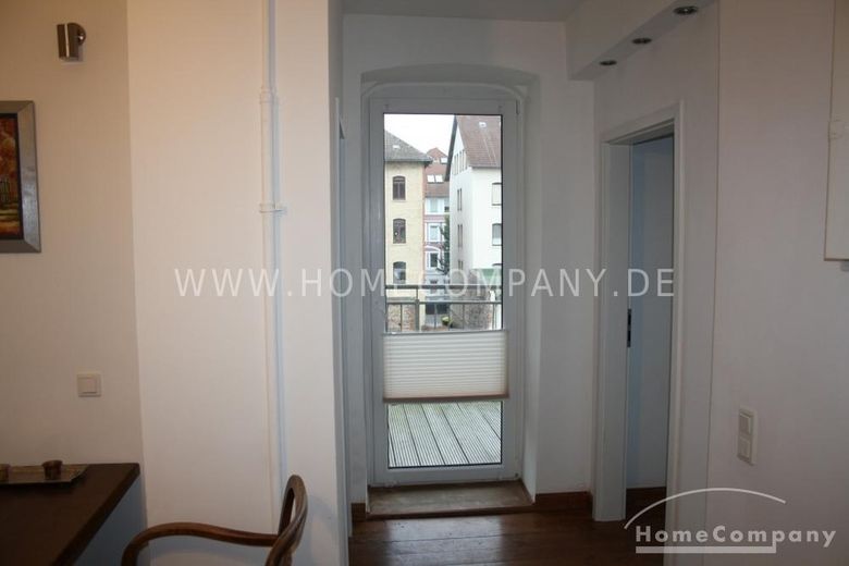 Große 3,5 Zi.-Altbauwhg., 2. OG, möbliert. Bad mit Wanne und Dusche, Balkon und kl. Garten zur gemeinschaftlichen Nutzung; Stellplatz vorhanden. – 07c8fd456a00516496f759365f776a22d9582357.jpg