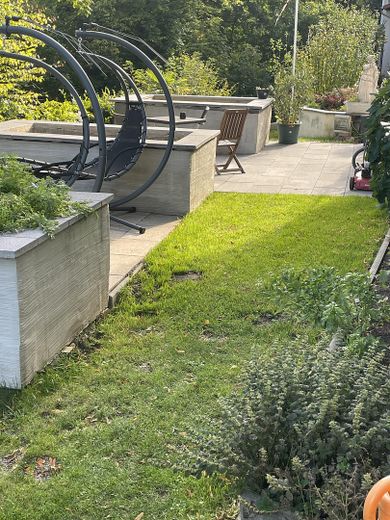 Freisitz 2  mit Hochbeeten