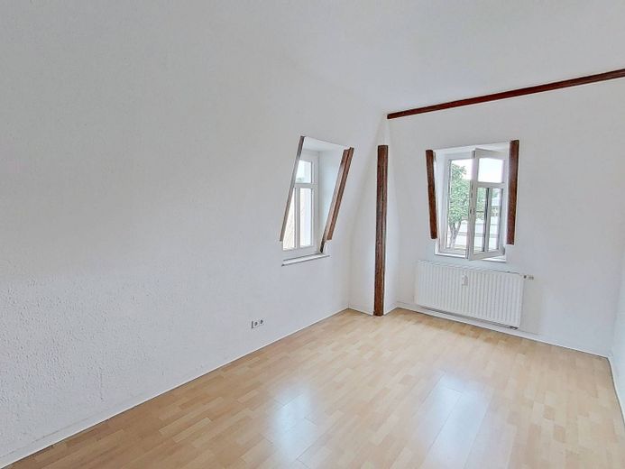 Gemütliche 2-Zi.-Altbauwohnung mit modernem Wannenbad – Schlafzimmer