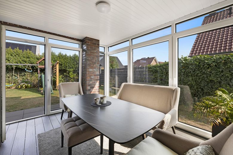 Modernes Einfamilienhaus mit Wintergarten & Terrasse in Haren (Ems) – Wintergarten