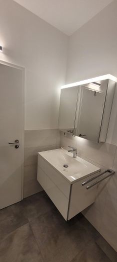 Casa a schiera d’angolo in 90530 Wendelstein-Großschwarzenlohe – Bad - DG