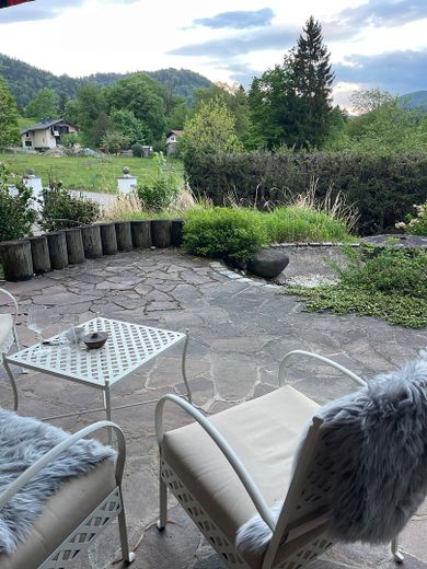 Alpin-Haus im Chiemgau: 44 Nächte jährlich, Sauna & Bergblick – Terasse mit Bergblick