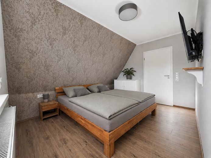 Modernisierte Doppelhaushälfte mit Sonnenterrasse – provisionsfrei – Schlafzimmer