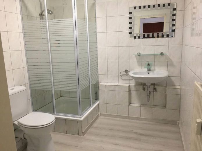 Exclusief gerenoveerd 2-kamerappartement met balkon in Dortmund-Lütgendortmund – Bad