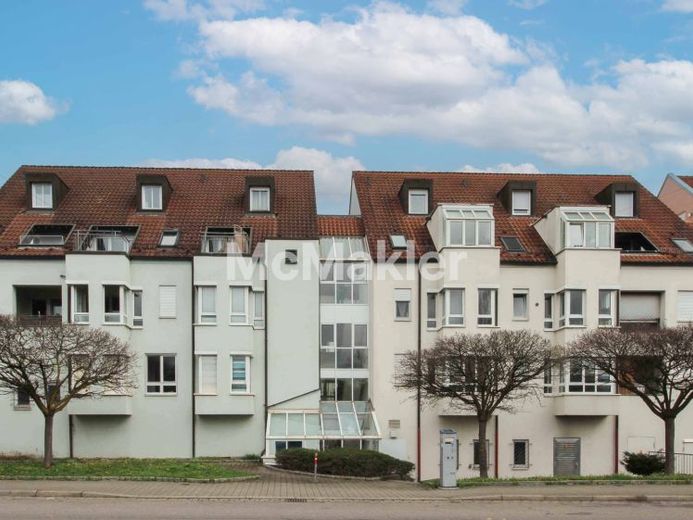 Attraktive Maisonette-Wohnung mit Aufzug und zwei Dachterrassen in Obertürkheim – Foto 1