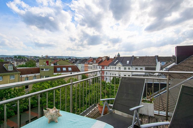 Exklusive Dachgeschosswohnung mit Dachterrasse, Empore und Altbaucharme – Foto 14