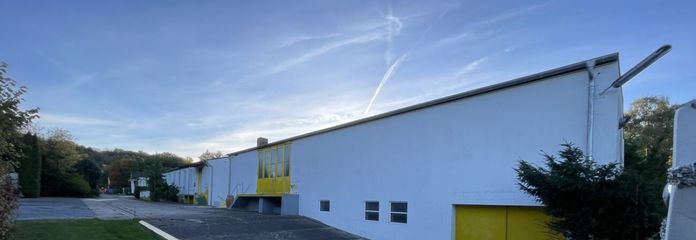 Lagerhalle mit Rampe