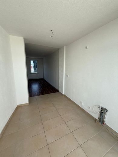 Kompakte DG 3-Zimmer mit Aufzug, Laminat, Dachbalkon und Eckwanne in guter Lage! – PHOTO-2026-03-09-11-47-41_15