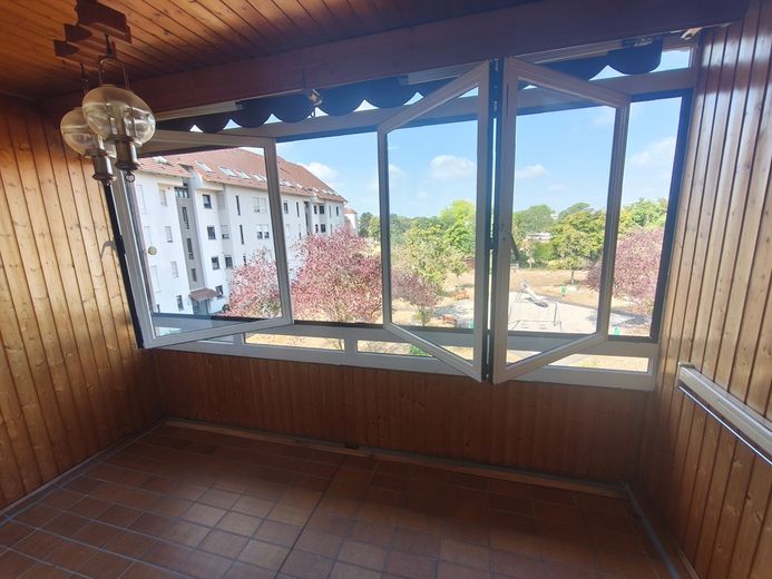 Freshly renovated 2-room condominium with winter garden, underground garage and view of greenery – private sale without broker commission – Foto 6