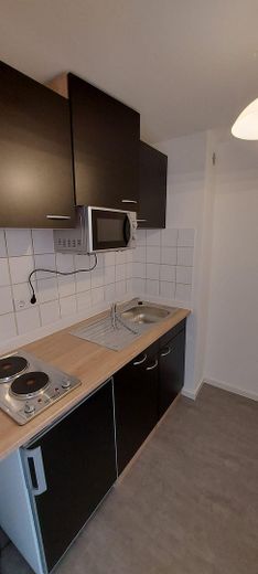 Schönes frisch renovierte 2-Zimmer Wohnung in Bonn – Küche zzgl. 40,00 Euro mtl.