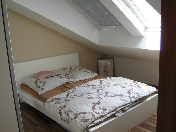 Schlafzimmer möbliert