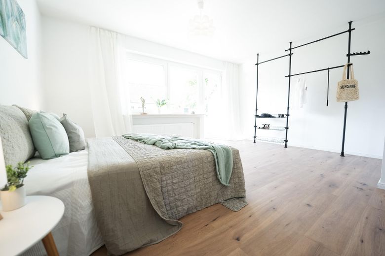 Schlafzimmer mit Balkonzugang