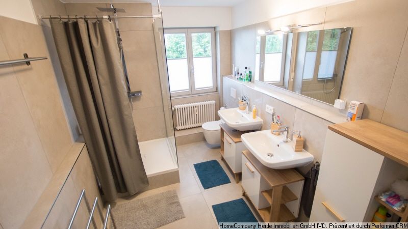 Renovierte Maisonette mit angenehmer Möblierung und großer Terrasse sowie 2 Balkone für 3-12 Monate in Kirchzarten-Burg – bc5bbe8df2d9e5325ccec4becd78c0aa5d28a806.jpg