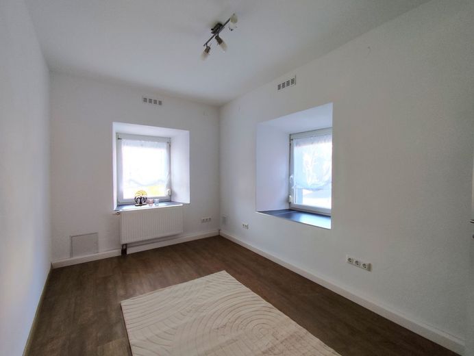 Saniertes Juwel in 95362 Kupferberg: Kamin-Romantik, neue Aufdachdämmung &amp; große Sonnenterrasse! – EG Kinder- oder Gästezimmer