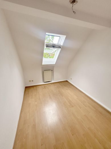 Zimmer mit grünem Ausblick