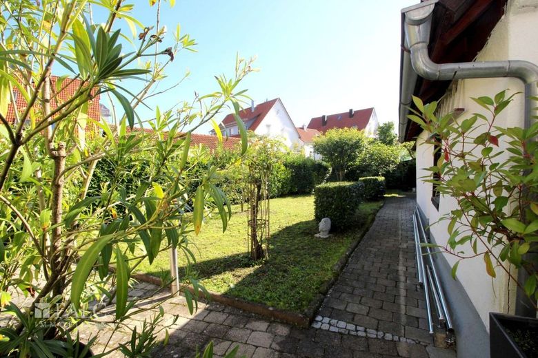 Mehrfamilienhaus plus Gewerbeeinheit – Garten-2