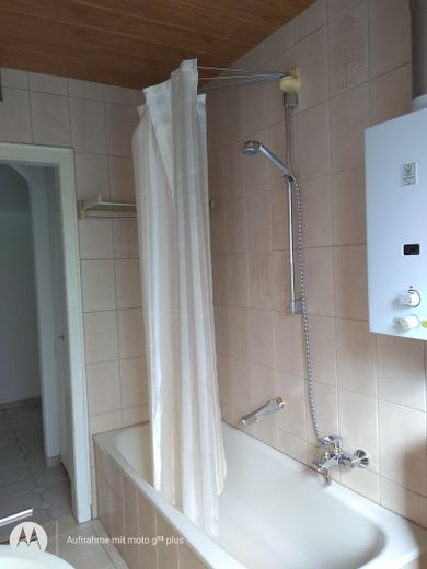 Badezimmer mit Wanne