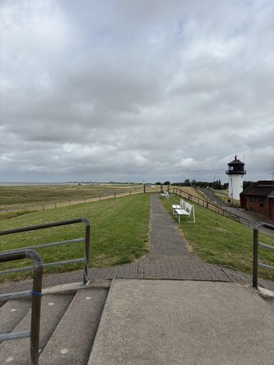 solides Einfamilienhaus an der Elbe – Foto 24