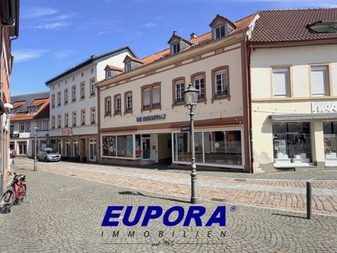 EUPORA® Immobilien: Edificio residencial/comercial bien cuidado en el casco antiguo de Kirchheimbolanden. – Foto 1
