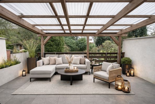 Überdachte Sonnenterrasse