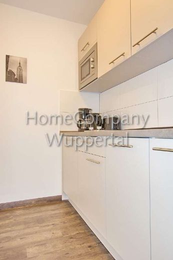 Luxuriöses Apartment in zentraler Lage mit Balkon, DSL-Wifi und Reinigungsservice – 7faeda00af30d9ec94c2e0b634fb082437c491a0.jpg