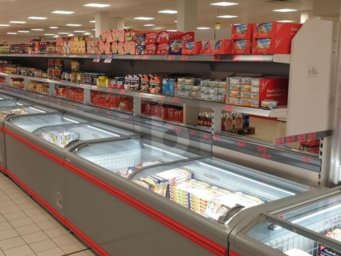 GRANDE SUPERFICIE PER NEGOZIO SPECIALIZZATO A BRAUNEBERG – Foto 1