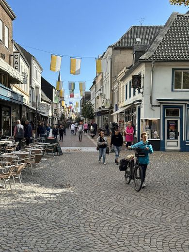 Fußgängerzone fußläufig