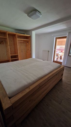 Attraktives Grundstück mit Altbestand und Bergblick – Sanierung oder Neubau möglich – Wohnung EG 