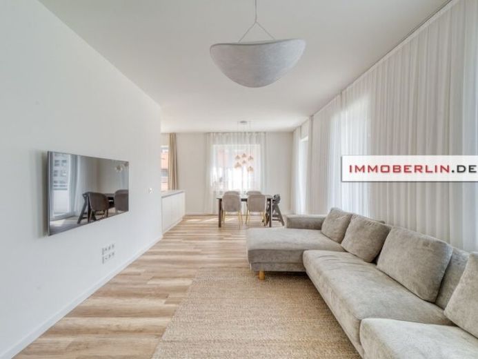 IMMOBERLIN.DE - Exzellente Wohnung mit Südbalkon & Tiefgaragenplatz in sehr angenehmer Lage – Foto 1