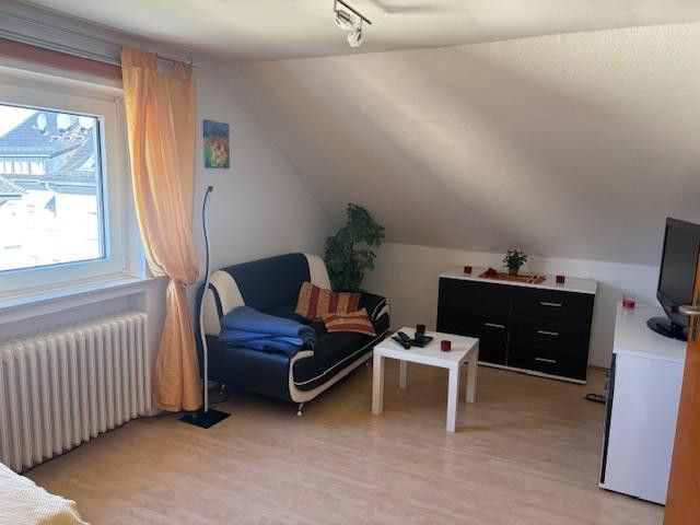 Appartment in Vollausstattung zur Bundespolizei fußläufig – Wohnzimmer 1