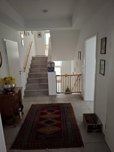 OG - Flur mit Treppenhaus