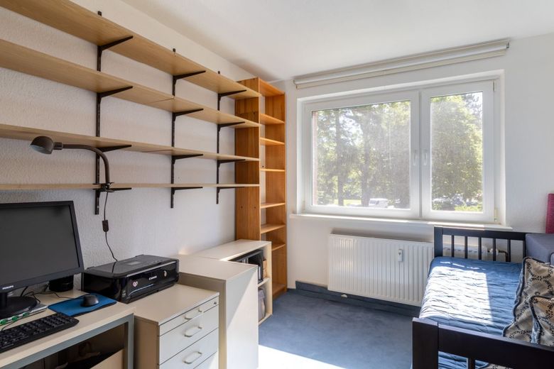 4-Zimmer-Wohnung in Wedel-Schulau mit Balkon und Tiefgaragenstellplatz – Zimmer I