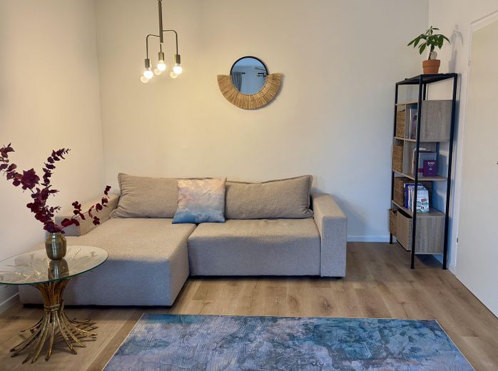Ambiance penthouse avec vue sur la Spree - appartement lumineux de 4,5 pièces à Friedrichshain – Wohnzimmer