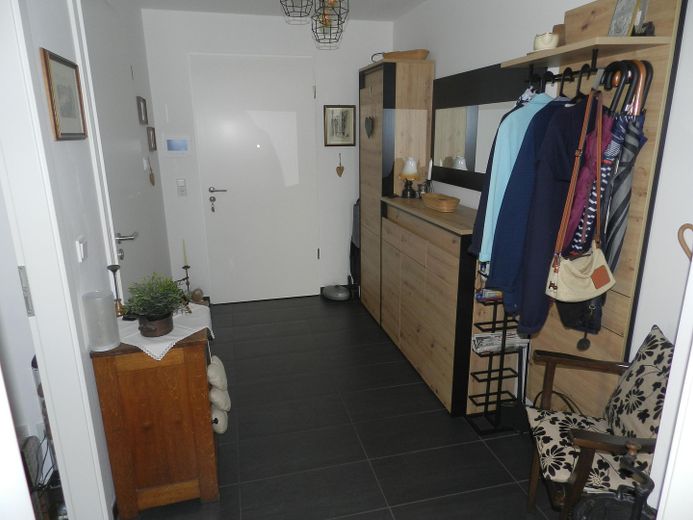 Exklusive, barrierefreie 2,5-Zimmer-Eigentumswohnung mit großer Terrasse – Flur