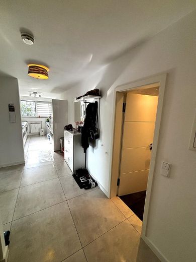 Sanierte 2-Zimmer Wohnung mit Balkon und atemberabendem Ausblick zur Kapitalanlage oder selbstbezug – Flur