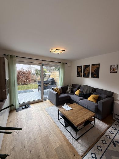 Wohnzimmer und Garten