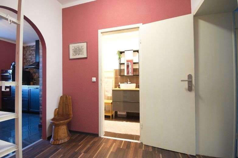 Ruhig gelegene Wohnung mit Internetzugang und Terrassenplatz, sehr gute Parkmöglichkeiten, grüne Umgebung – 83b322bcc4266fb9d9d6cef1dc1d926c8a771e70.jpg